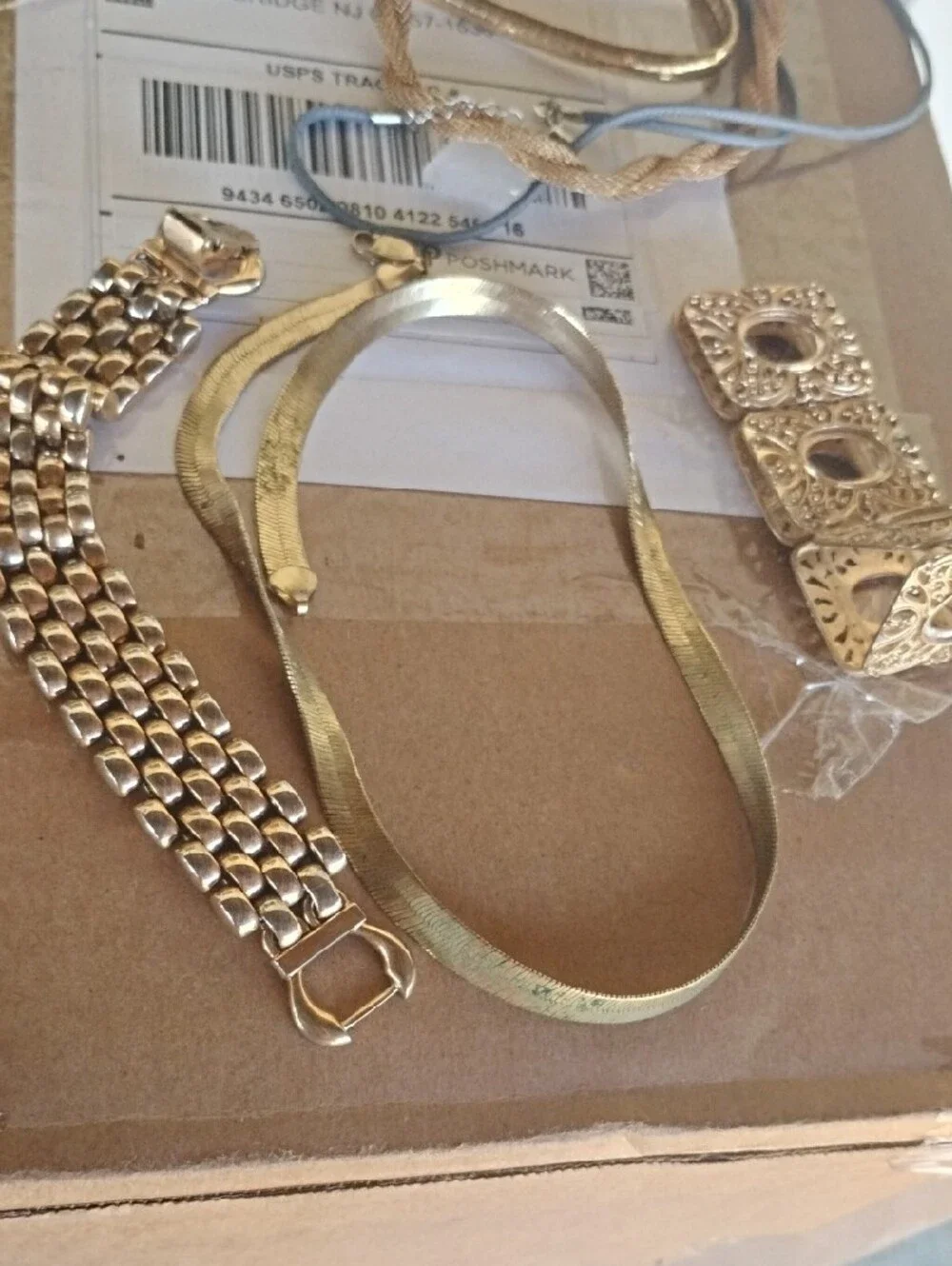 N/A elegant gold